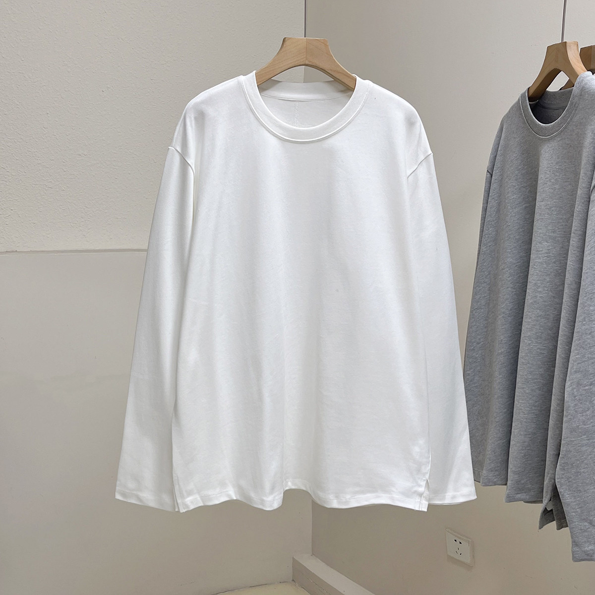 叠穿神器！纯棉磨毛秋季新款宽松休闲白色圆领长袖T恤打底衫女