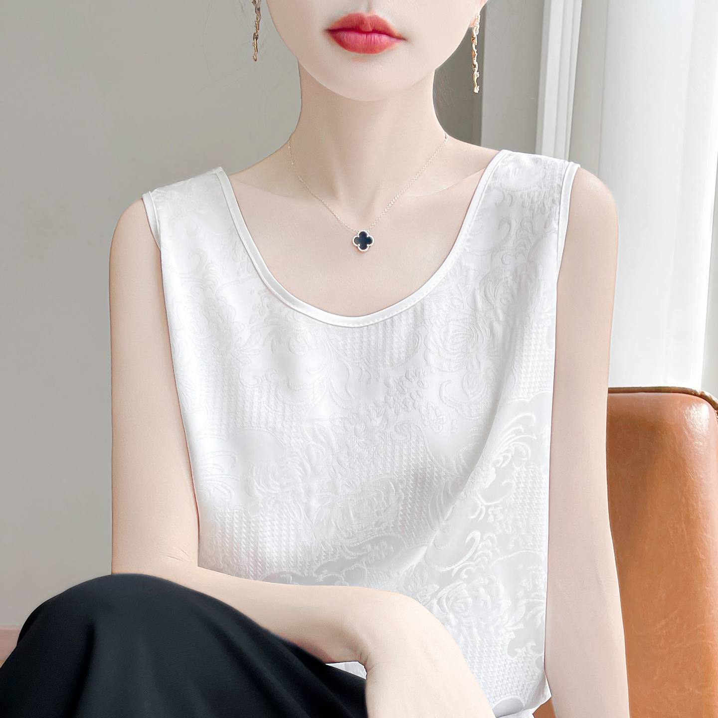 2025夏季新款缎面圆领无袖背心女薄款宽松显瘦内搭外穿吊带上衣女