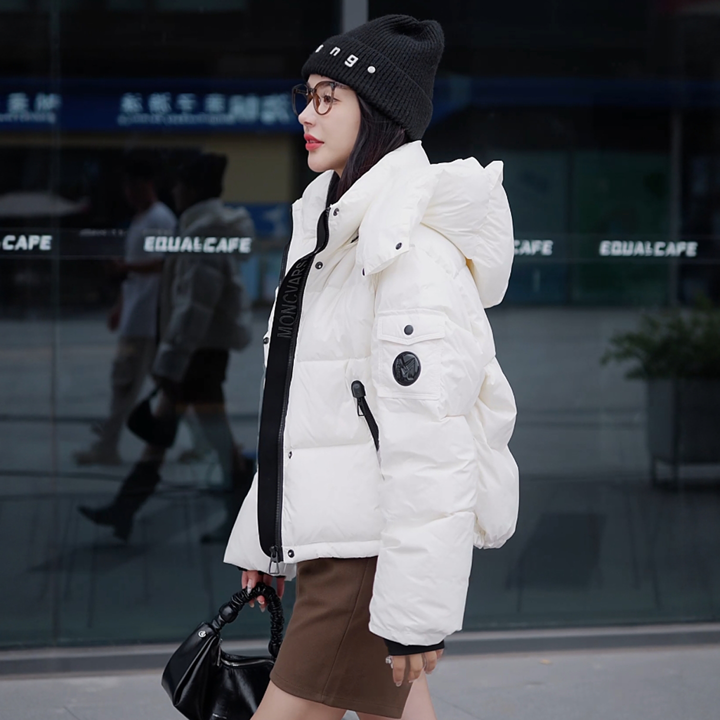 BM风欧货亮面羽绒服女短款潮