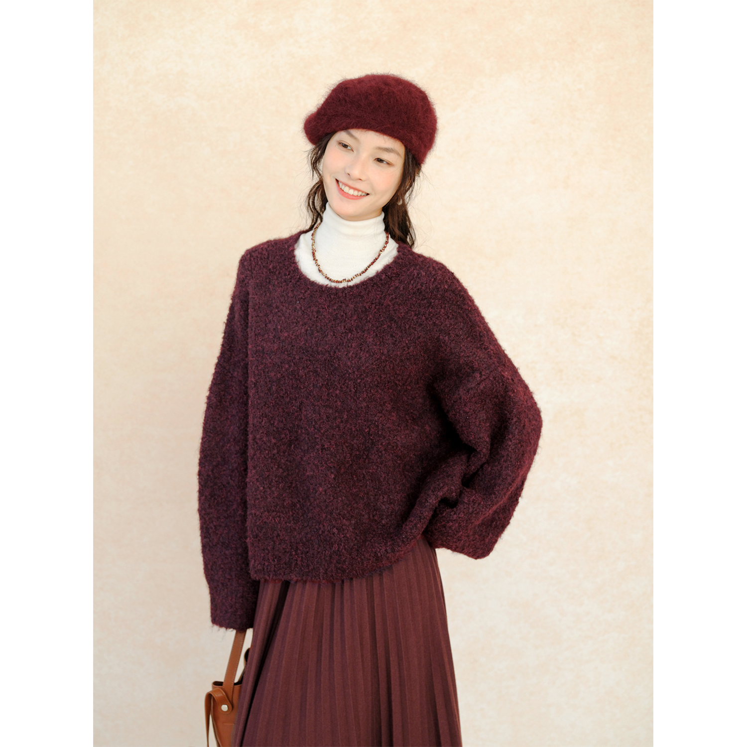 自然而蓝｜显白 醇香酒红 圆领毛茸感针织毛衣   24冬天 原创自制