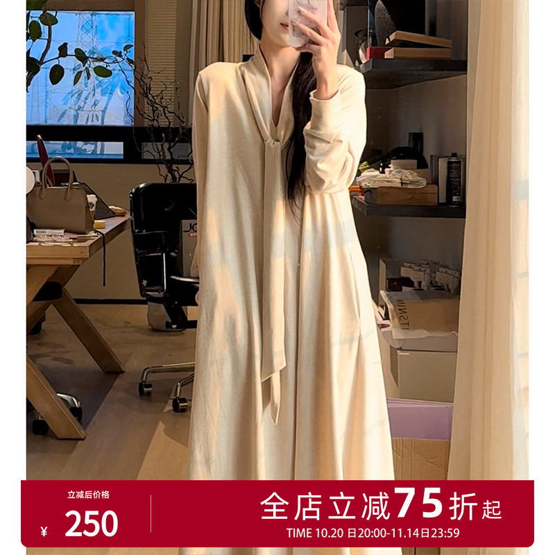 张七七绵羊毛针织连衣裙女秋冬季新款宽松版气质高级慵懒风长裙