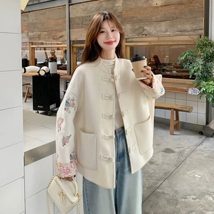 白色新中式国风盘扣双面毛呢外套女秋冬新款复古刺绣花短款上衣
