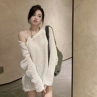 白色上衣性感镂空针织衫女早秋新款宽松慵懒风设计感露肩毛衣秋装