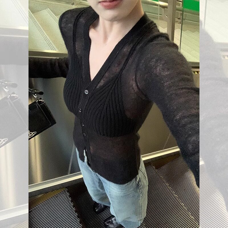 韩系内搭黑色假两件v领针织开衫女春秋叠穿修身短款打底吊带上衣,女装/女士精品,时尚防晒服,淘宝优惠券,粉丝福利购,淘宝优惠卷