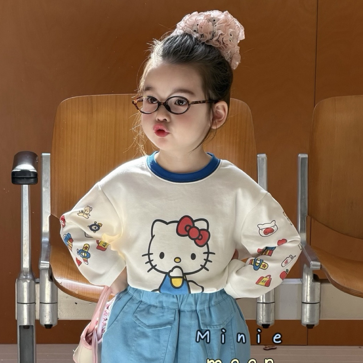 小月亮 26春 62056女童蓝色领口Kitty印花卫衣,童装/婴儿装/亲子装,卫衣/绒衫,淘宝优惠券,粉丝福利购,淘宝优惠卷