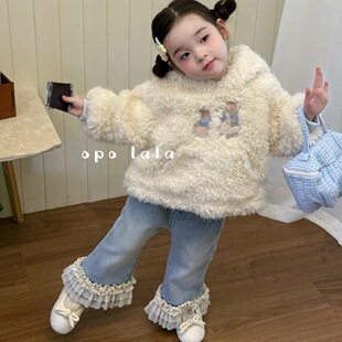 Opolala 25冬 女童白色熊耳朵毛毛连帽外套7166 加绒牛仔裤7100