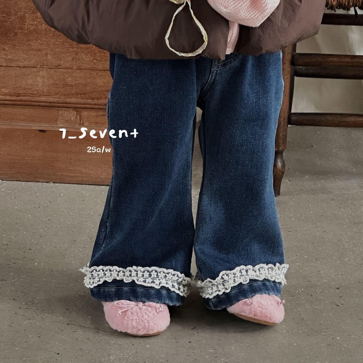 7seven 25冬 2114女童加绒蕾丝边牛仔裤喇叭裤