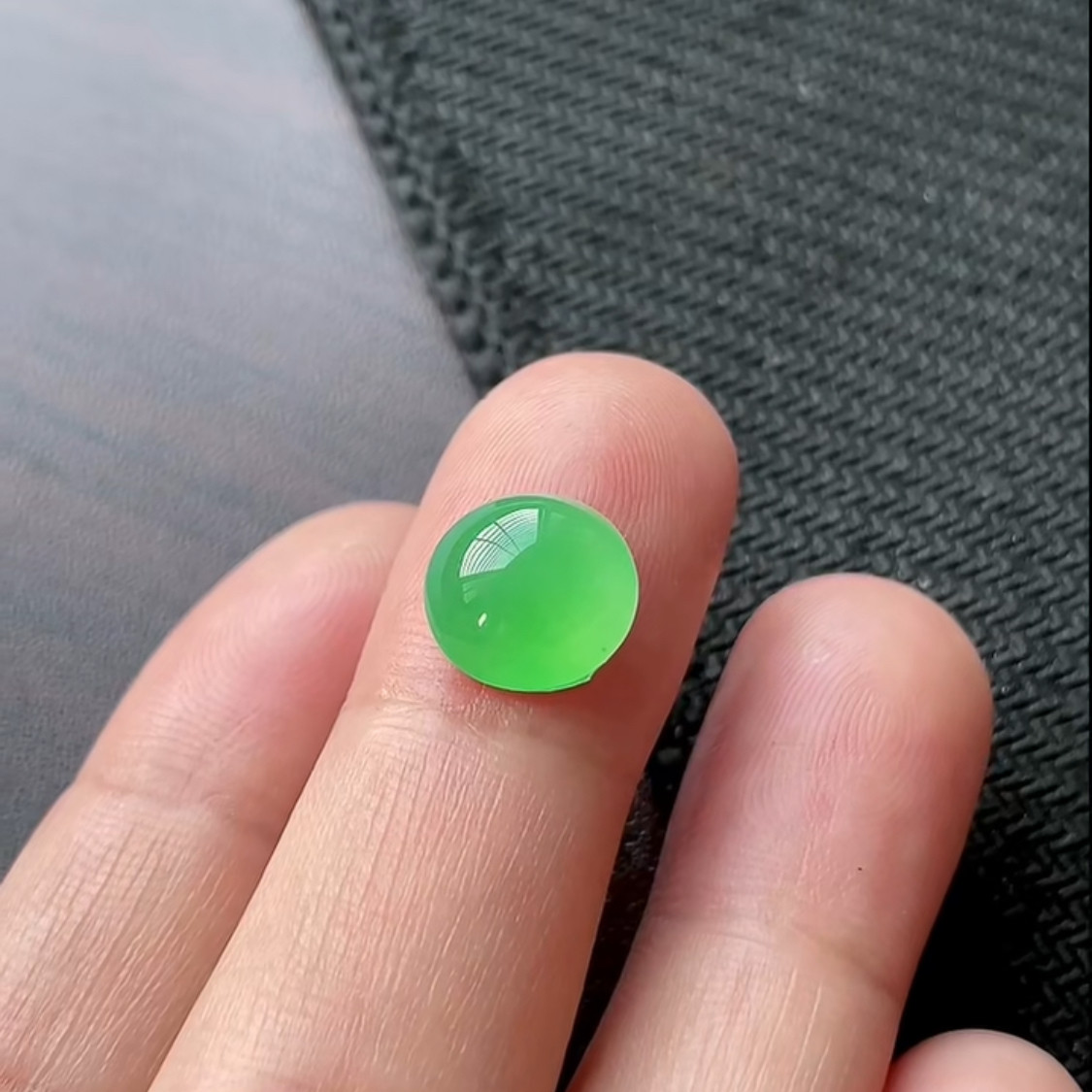 缅甸天然翡翠A货冰种甜阳绿蛋面裸石