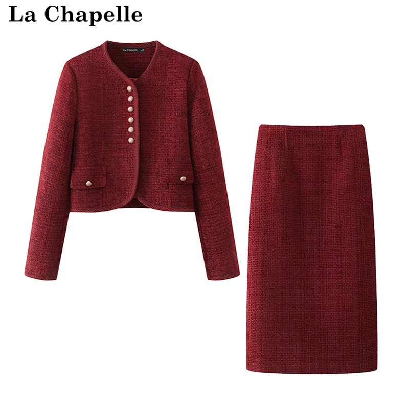 拉夏贝尔/La Chapelle秋冬新年战袍红色小香风外套短款包臀裙套装