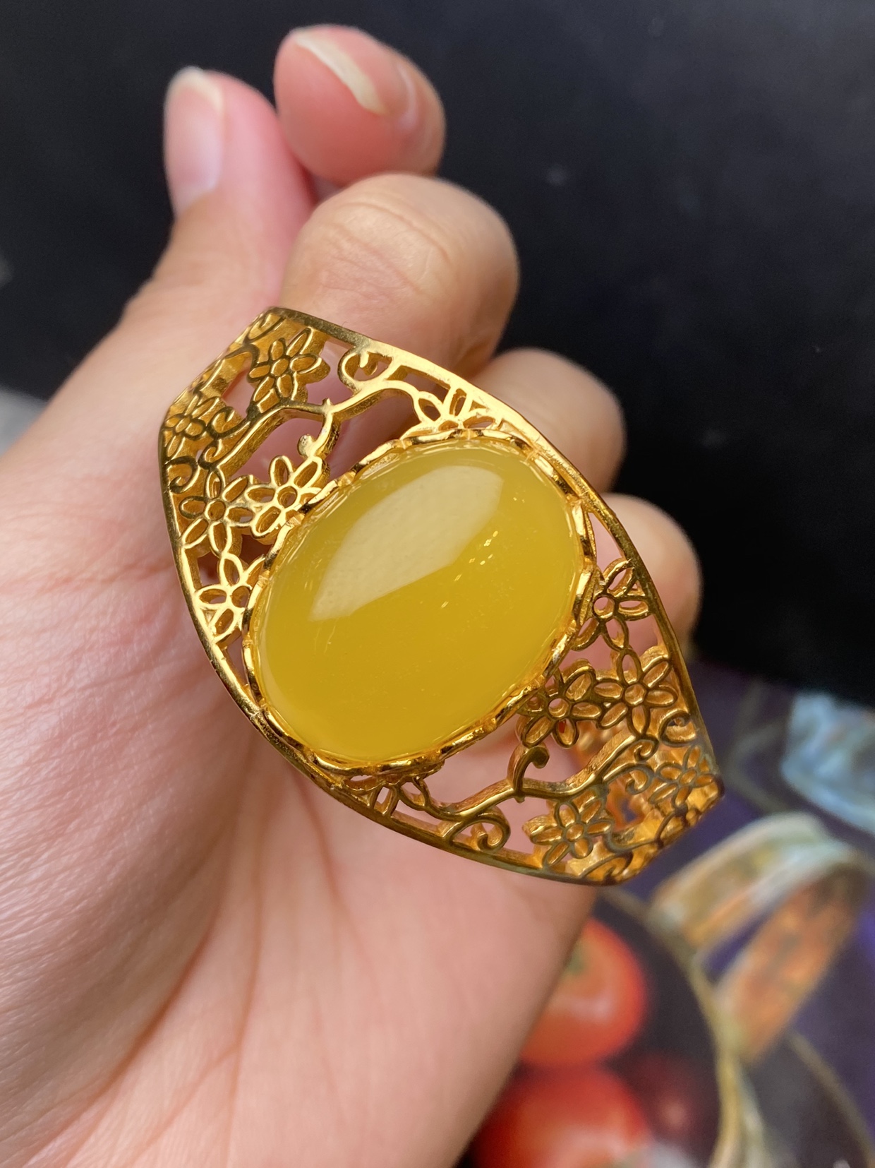 天然欧款欧洲设计女款大气鸡油黄琥珀蜜蜡女款手镯 奢侈收藏礼物