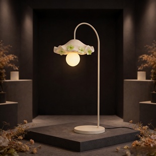 光与形造物所花瓣灯客厅沙发旁边卧室床头网红氛围灯书房立式落地