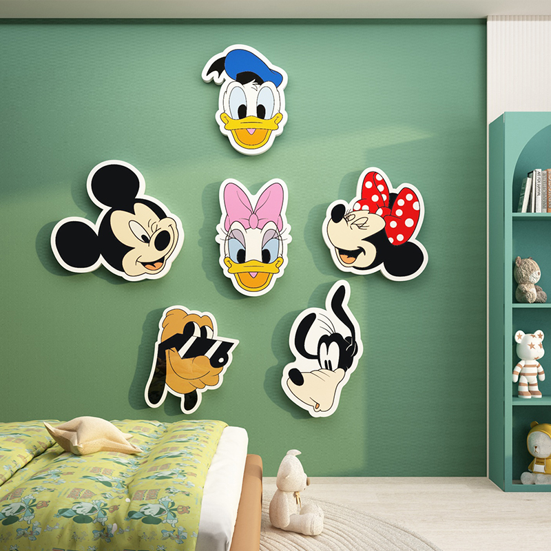 卡通人物儿童房女生卧室装饰