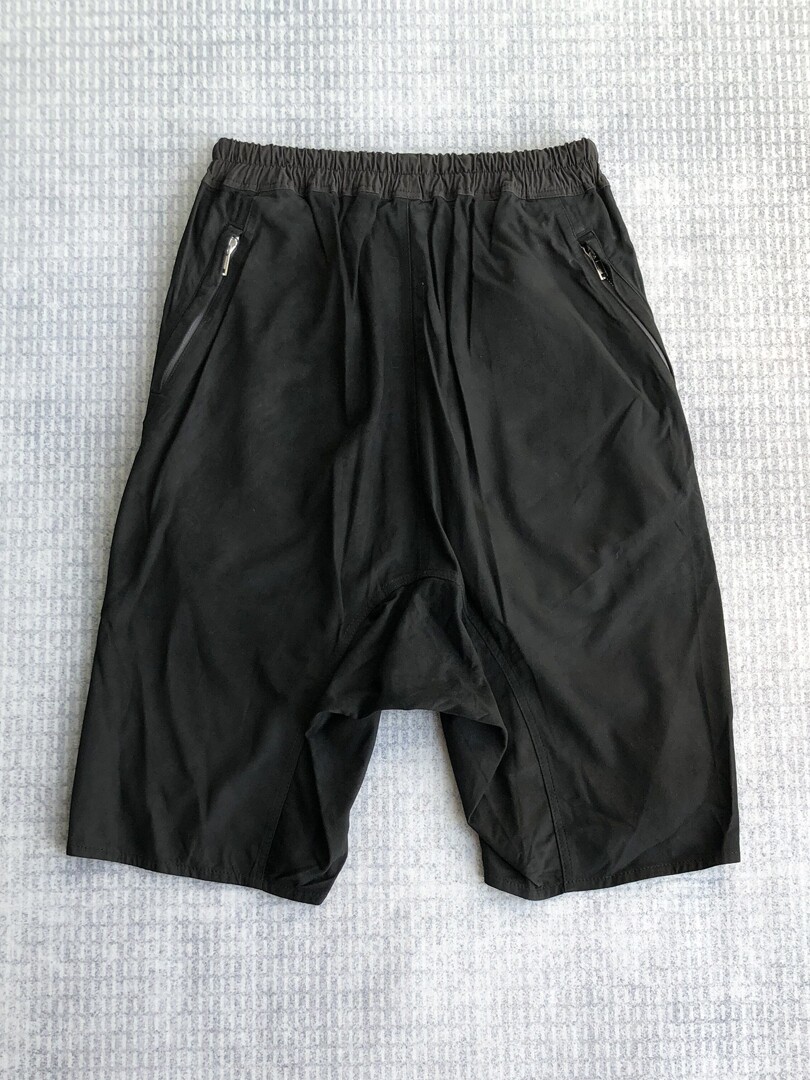 ONEOFYOU 다크 파이오니어 매트 양피  가죽 반바지 남성 RO 슬릿 하이 스트리트 루즈 5점 가죽 바지 트렌디