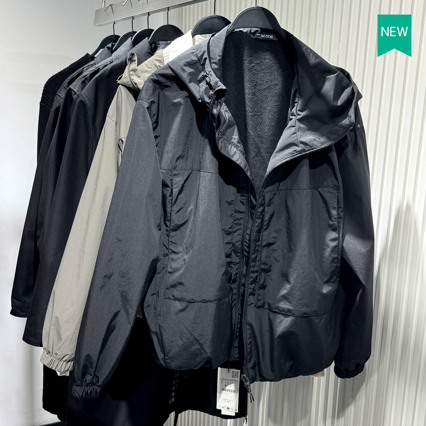 西班牙连帽秋冬科技面料保暖夹克