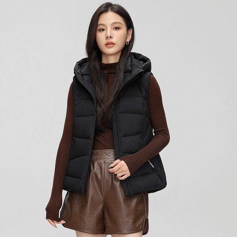 雪中飞2025轻薄短款羽绒马甲女款新款秋冬季时尚保暖薄款显瘦外套,女装/女士精品,羽绒服,淘宝优惠券,粉丝福利购,淘宝优惠卷