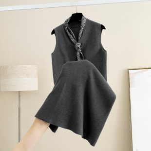 配丝巾V领针织背心连衣裙女秋冬新款 毛衣长裙内搭打底裙 羊毛无袖