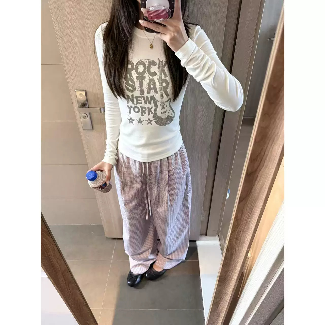 美式复古吉他字母印花正肩长袖T恤女秋季修身显瘦辣妹打底衫上衣