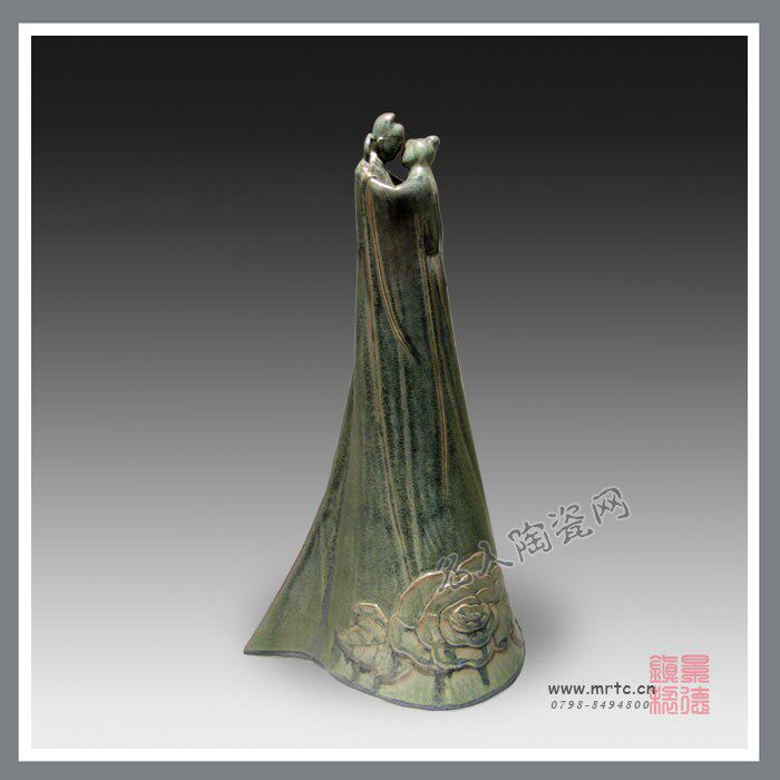 景德镇礼品瓷器刘远长作品 牡丹情 陶瓷雕塑名家雕塑