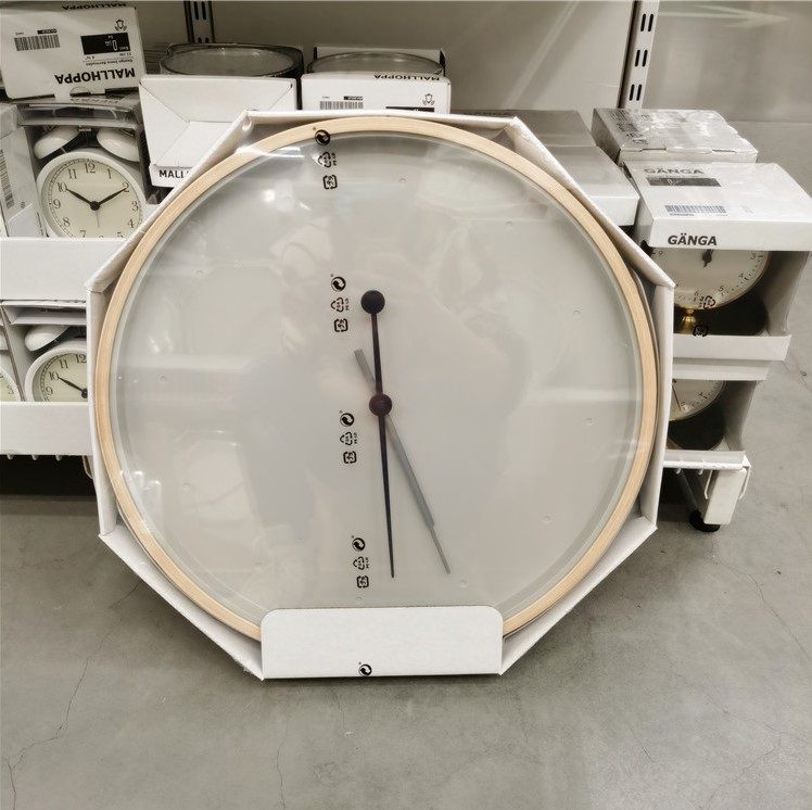 ikea宜家罗布略塔静音时钟白蜡木贴面大号挂钟表家用公司简约北欧
