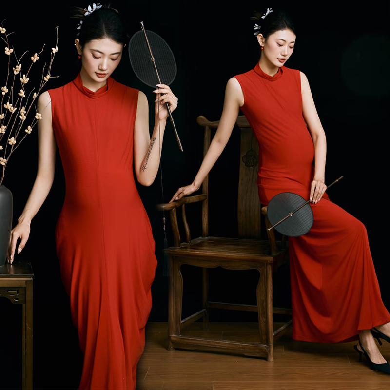 2025新款影楼中国红无袖连衣裙女新中式古典氛围感气质孕妇礼服裙