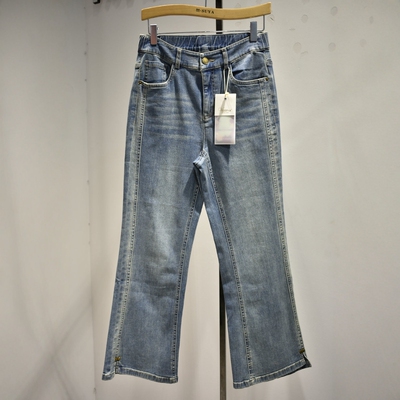 品牌女裤2026春季专柜新品时尚舒适九分微喇牛仔裤M7710