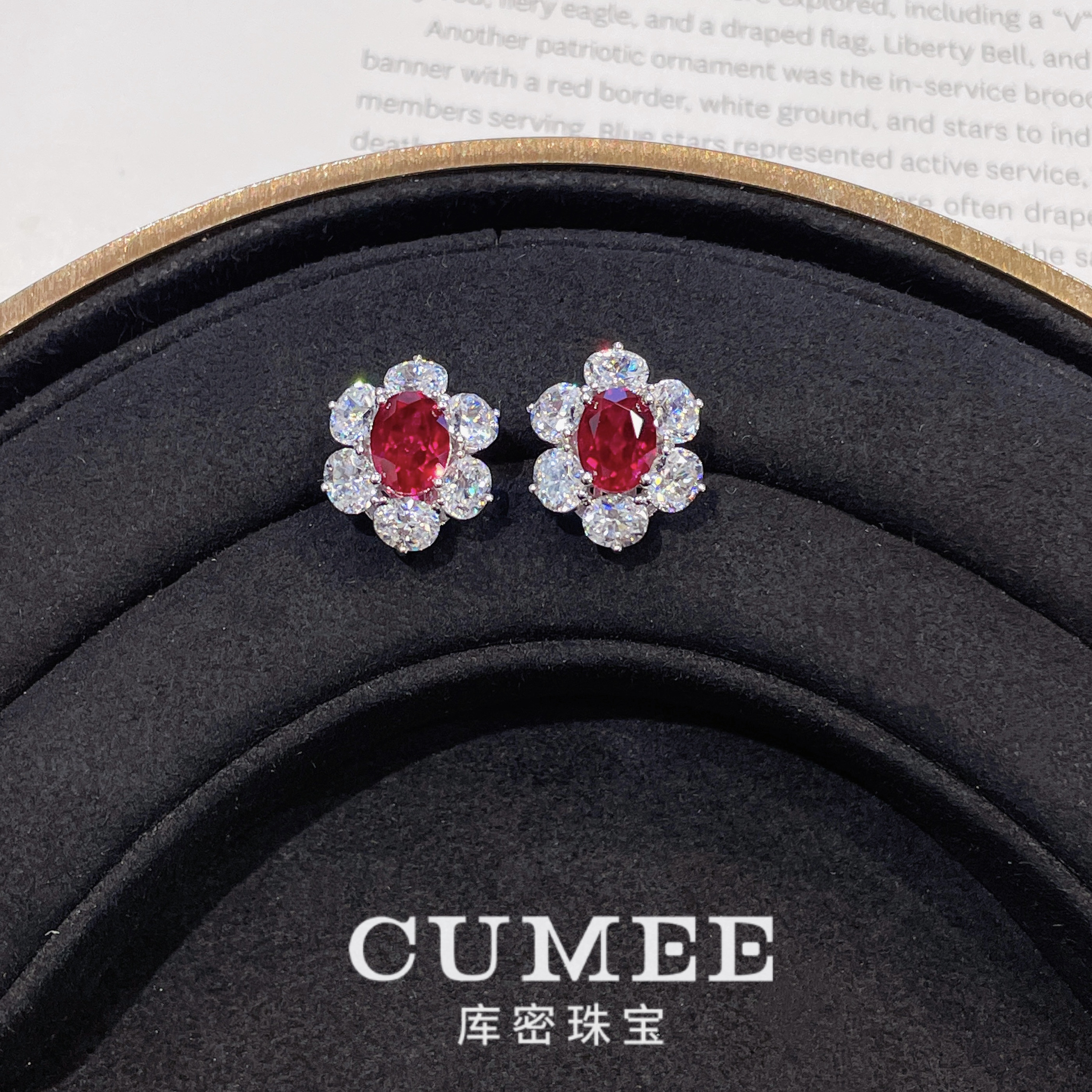 轻奢小红花 小克拉日常百搭培育合成红宝石耳钉.银镀金