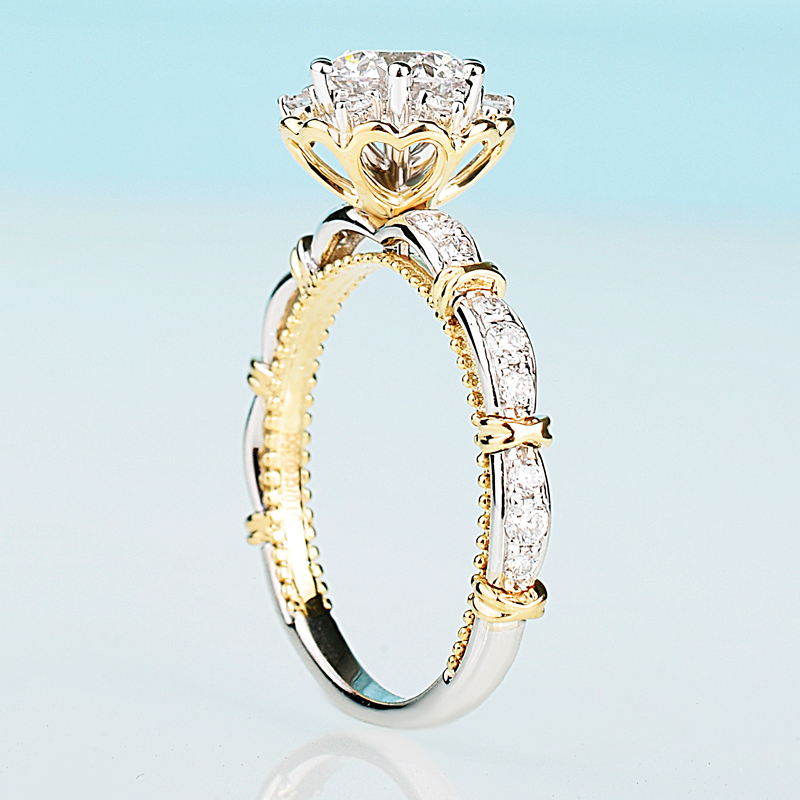 在逃公主18K金培育钻石钻戒花朵