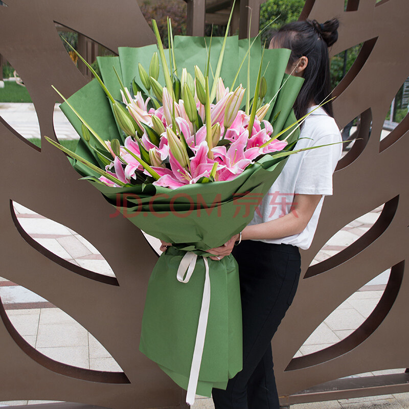 超大花束巨型熊抱鲜花速递女友生日求婚贵阳花店送花玫瑰情人节订