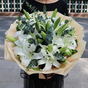 太原百合混搭花束鲜花速递同城生日礼盒小店迎泽杏花岭尖草坪送花