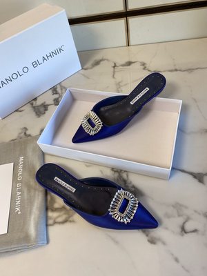 代购Manolo Blahnik/MB女鞋 时尚钻扣一脚蹬低跟平底包头半拖凉鞋