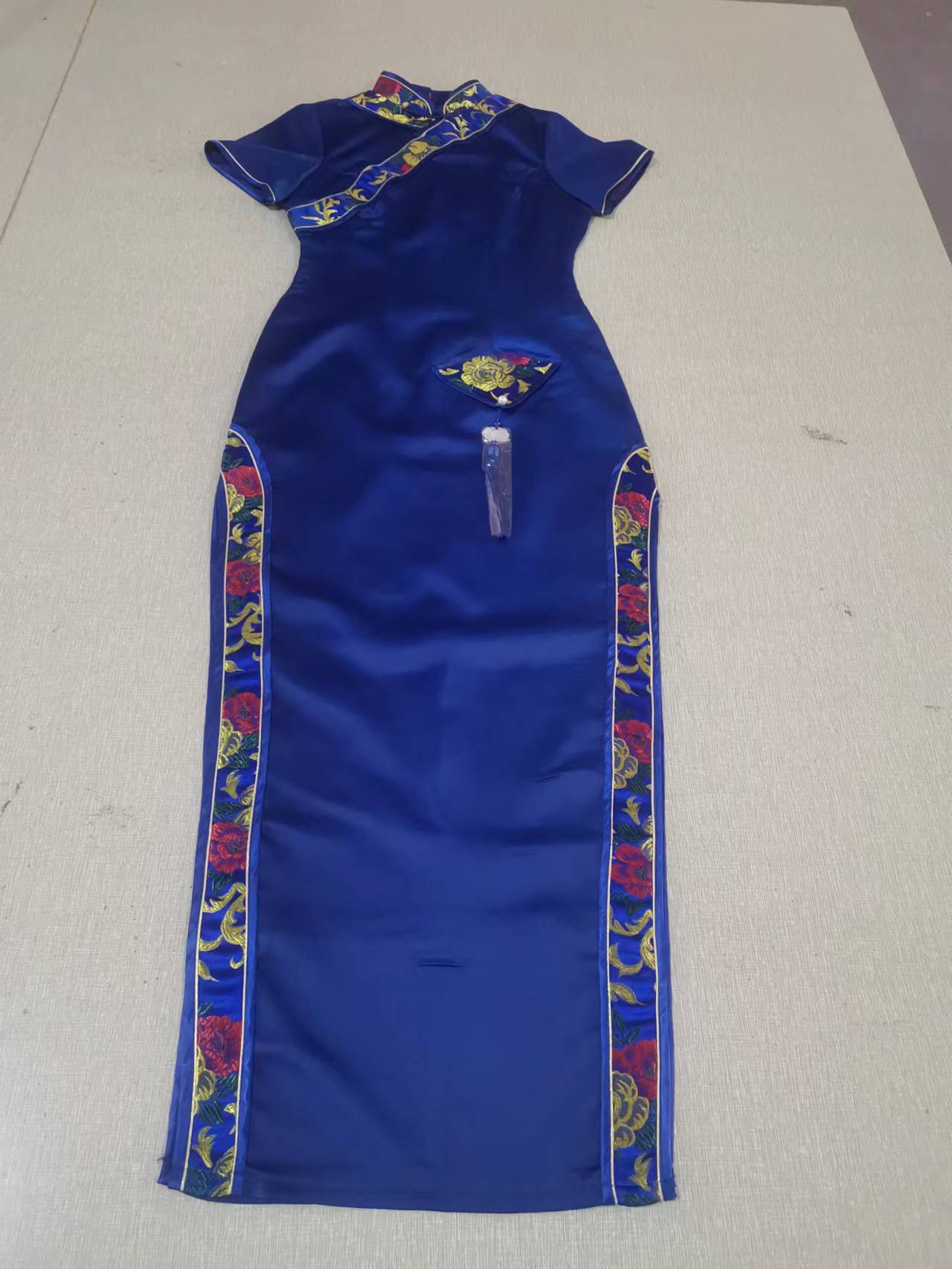 旗袍妈妈走秀长款开叉复古优质玫红色2025优雅蓝色演出服显瘦大码