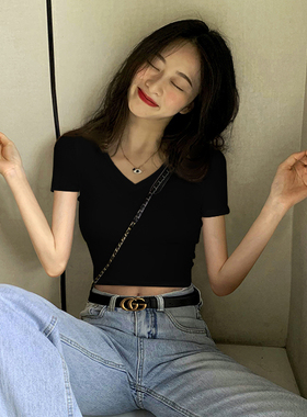 v领黑色短款短袖t恤女夏天2026新款纯棉正肩高腰露脐上衣修身显瘦