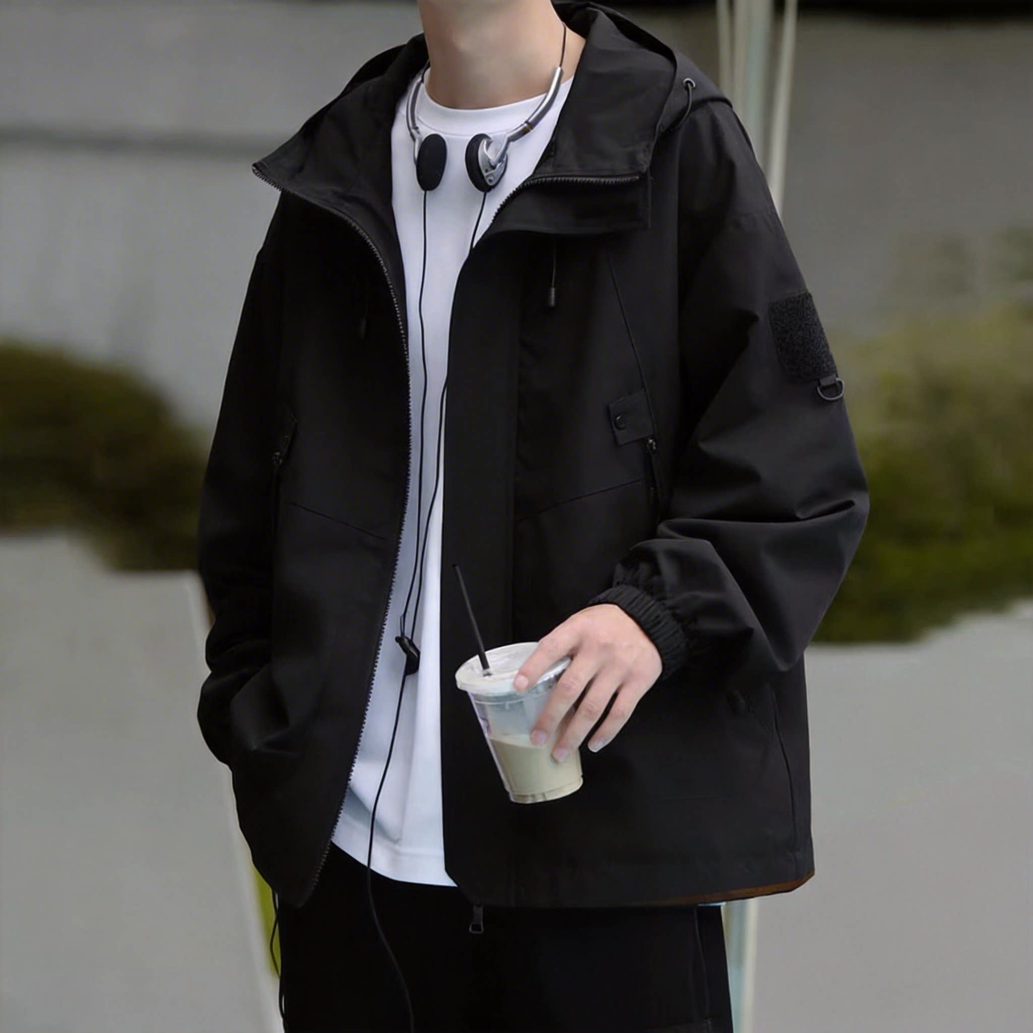 春秋季2026新款连帽薄款夹克男款学生宽松潮牌外套春装黑色冲锋衣