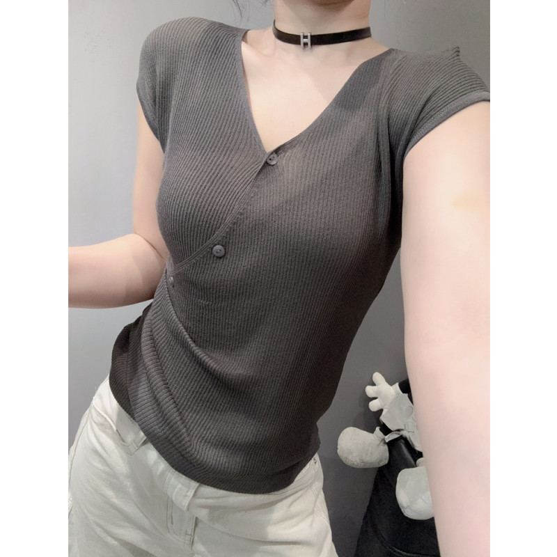 交叉V领冰丝针织衫短袖女修身