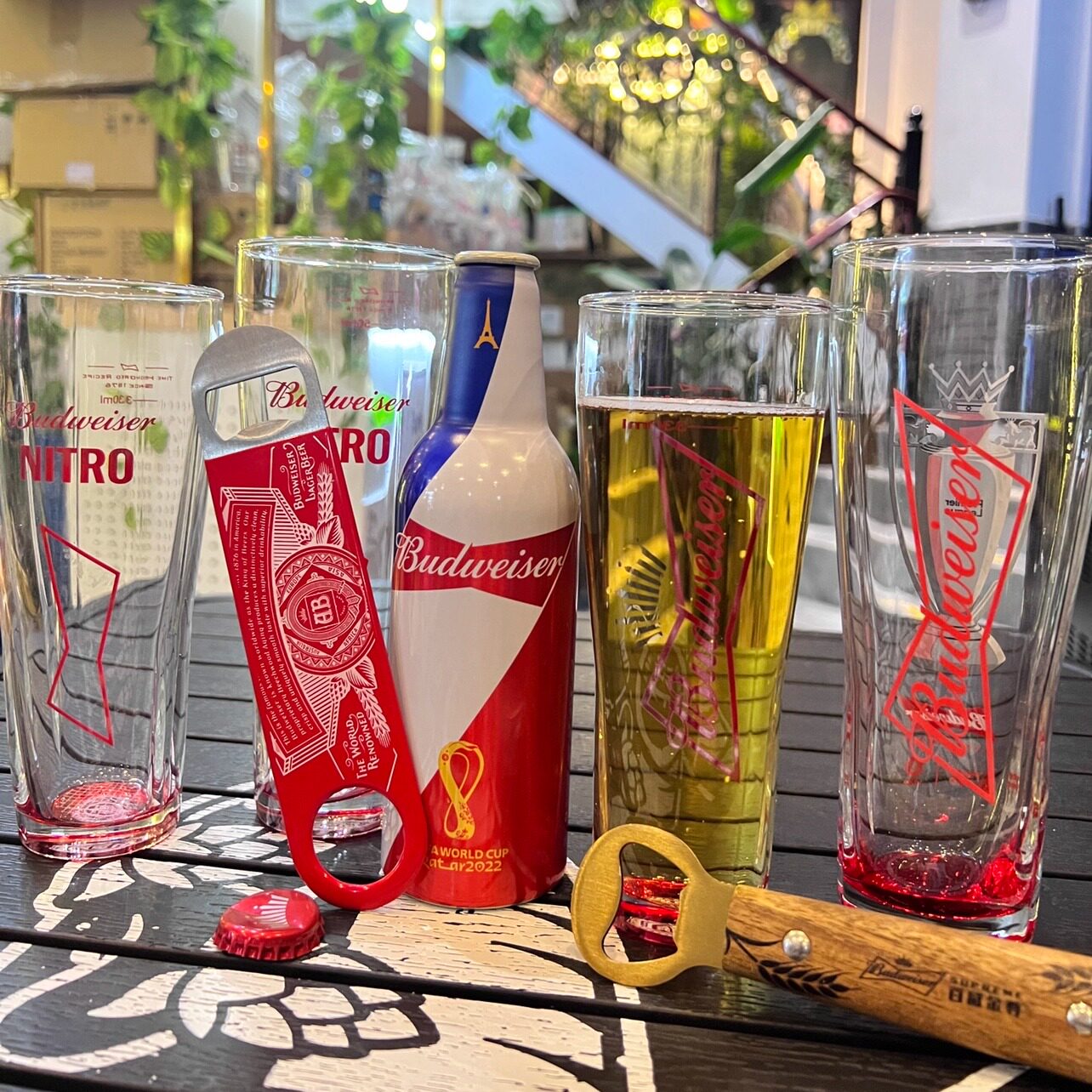 百威啤酒杯玻璃水杯直升杯红底加厚330ml酒吧西餐ktv家用扎啤杯