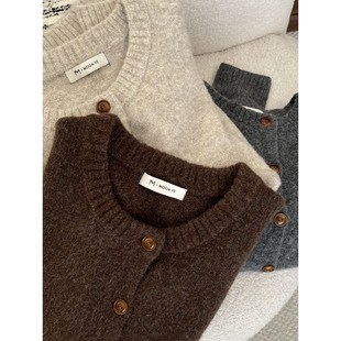 冬日暖暖糯米绒圆领毛衣开衫 秋冬简约百搭保暖针织毛衣外套 女