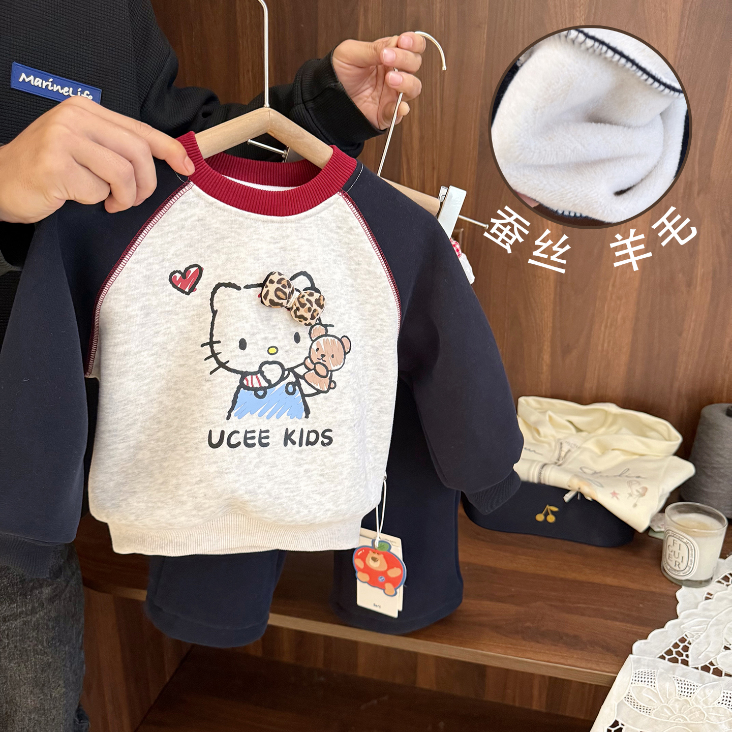 洋气拼色加厚一体蚕丝绒卫衣