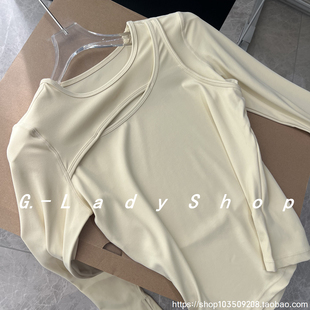 小心机镂空挖肩设计 秒变直角肩的修身长袖T恤 高弹力运动上衣