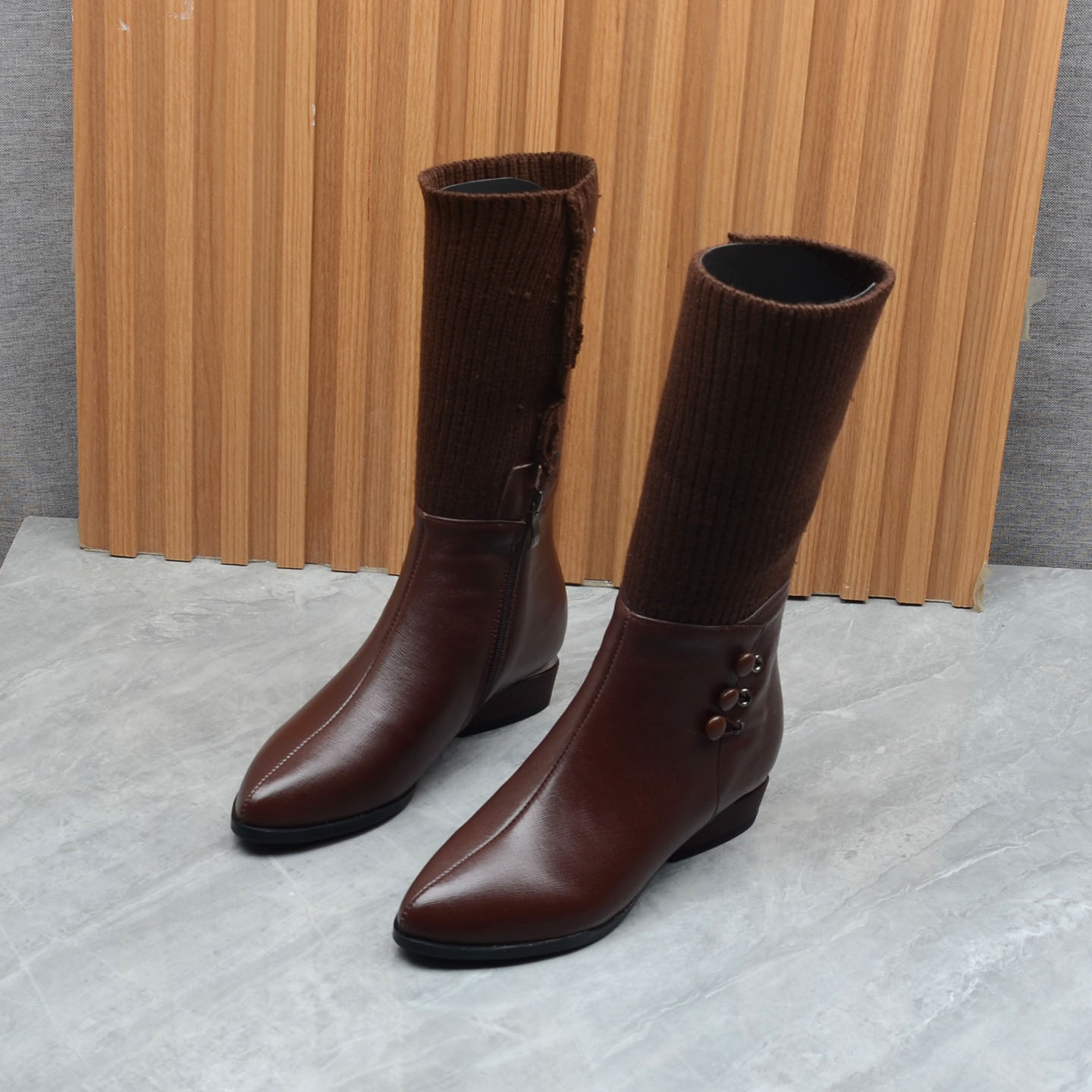 牛皮中筒靴粗跟英伦棕色针织女靴