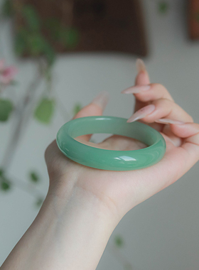 天然东陵玉手镯绿色清透葡萄肉年轻款细圆条晴水女士高冰透送妈妈