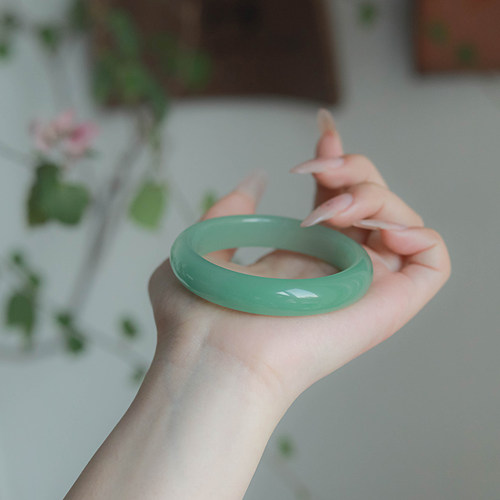 天然东陵玉晴水葡萄肉手镯