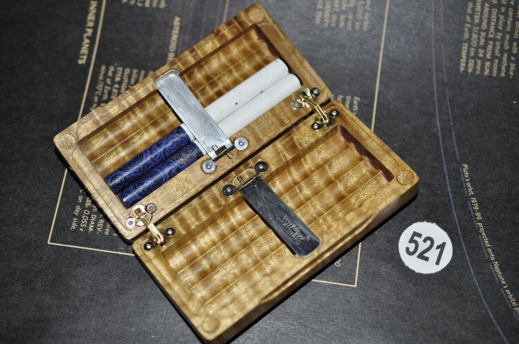 书本对开烟盒 金丝楠木整料掏空 个性雕刻 山上有才 8 10 12支装