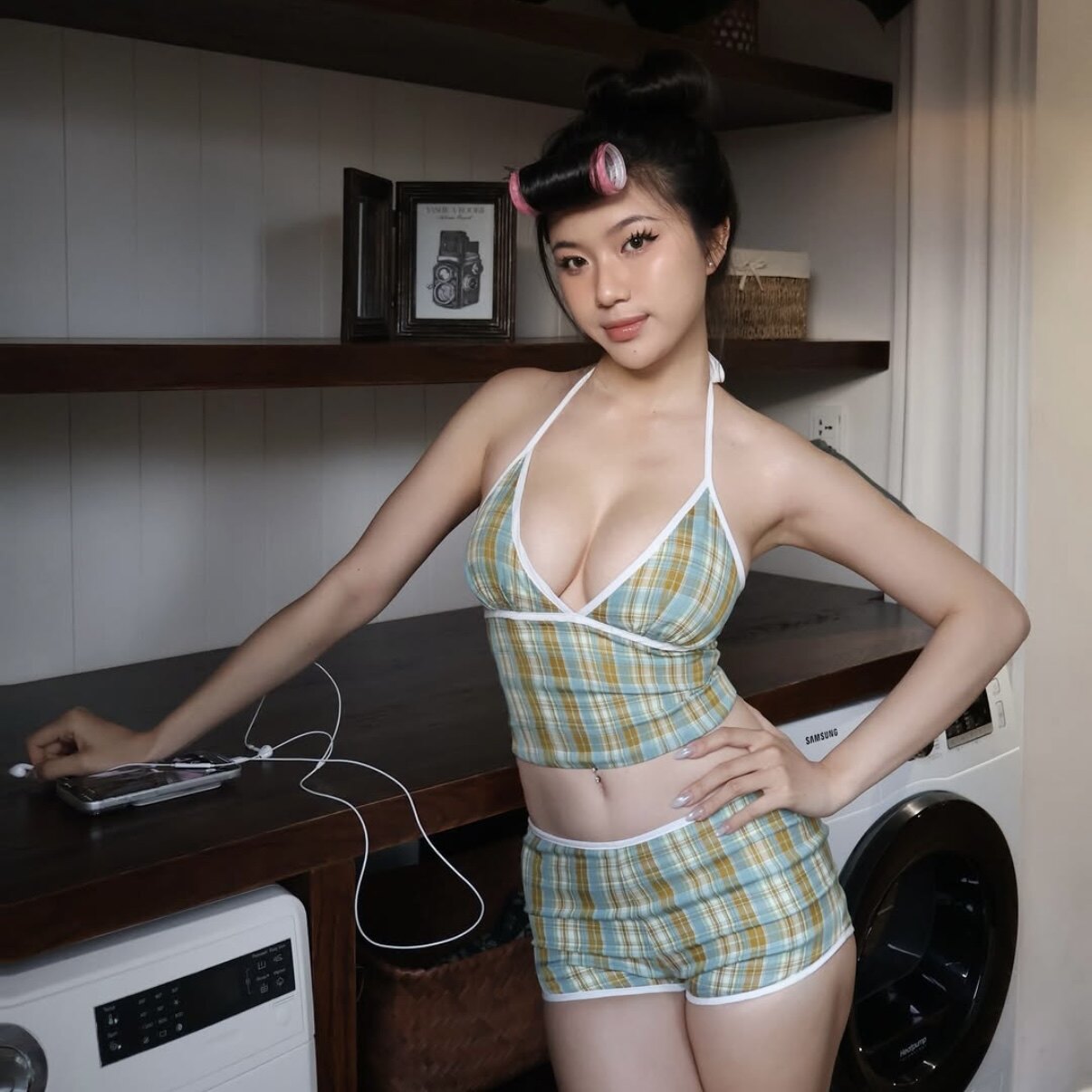 泰国辣妹风吊带挂脖短裤分体泳衣女夏季度假沙滩格子比基尼套装