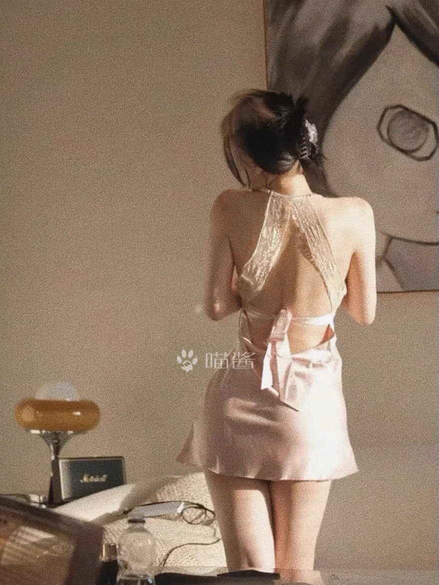 露背性感情调睡衣高级感女夏款冰丝纯欲甜美睫毛蕾丝绑带吊带睡裙