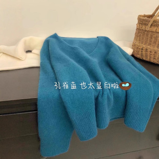 浣熊绒蓝色v领毛衣针织衫女秋冬外穿宽松短款套头上衣春款热词