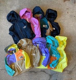 日本 FACE 童装 NORTH 北脸轻薄配色连帽防泼水风衣 THE 部分现货