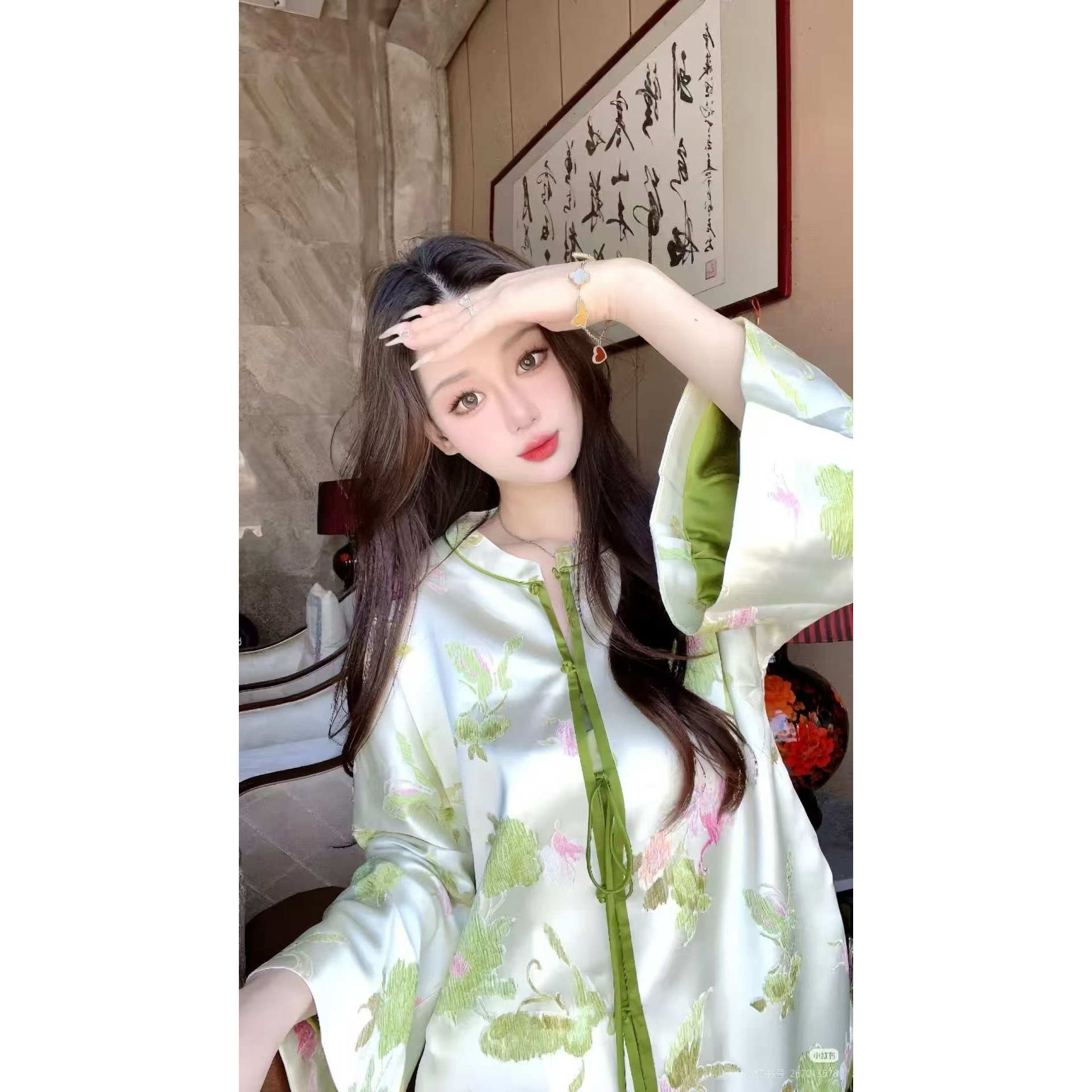 法拉蒂新中式真丝提花外套设计师