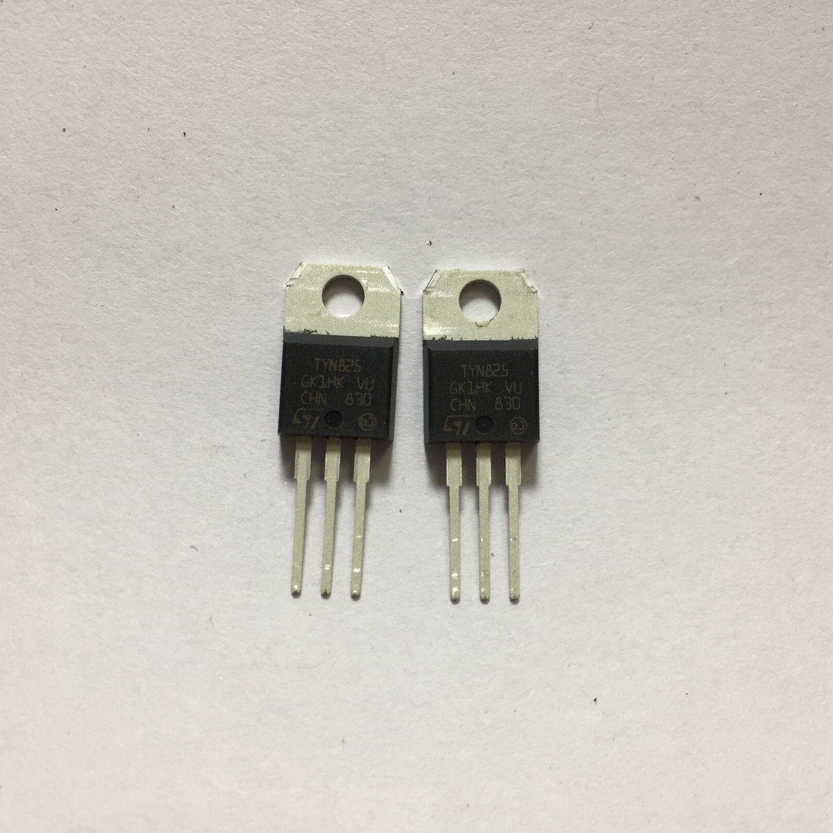 tny825 tyn825rg 25a800v 三端单向可控硅全新原装进口只有大芯片