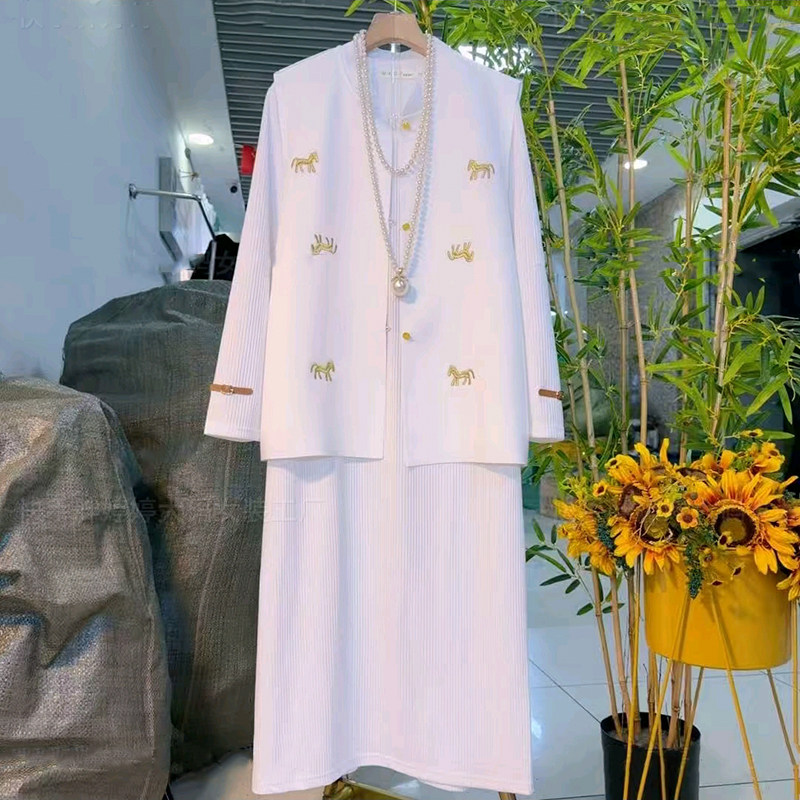 胖妹妹大码女装春季2026新款时尚小马刺绣立领马甲搭配坑条棉长裙,女装/女士精品,大码内搭,淘宝优惠券,粉丝福利购,淘宝优惠卷