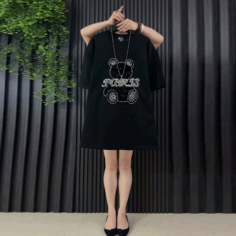 时尚钉珠亮片字母小熊T恤